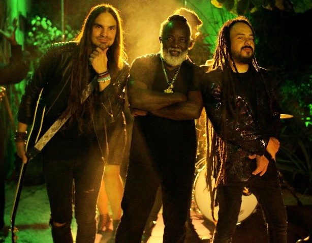 Locos Por Juana And Jamaican Reggae Legend Freddie McGregor Drops New Track Tomorrow